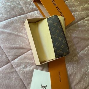 ❤️Louis Vuitton Monogram Zippy Wallet Authentic ❤️